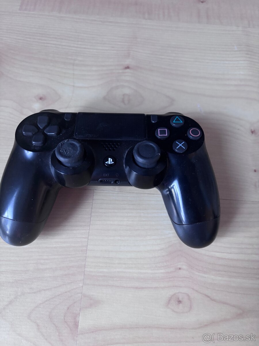 2 originálne PS4 ovládače (DualShock 4) - 2