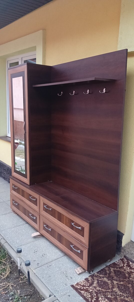 predsieňová stena - 2