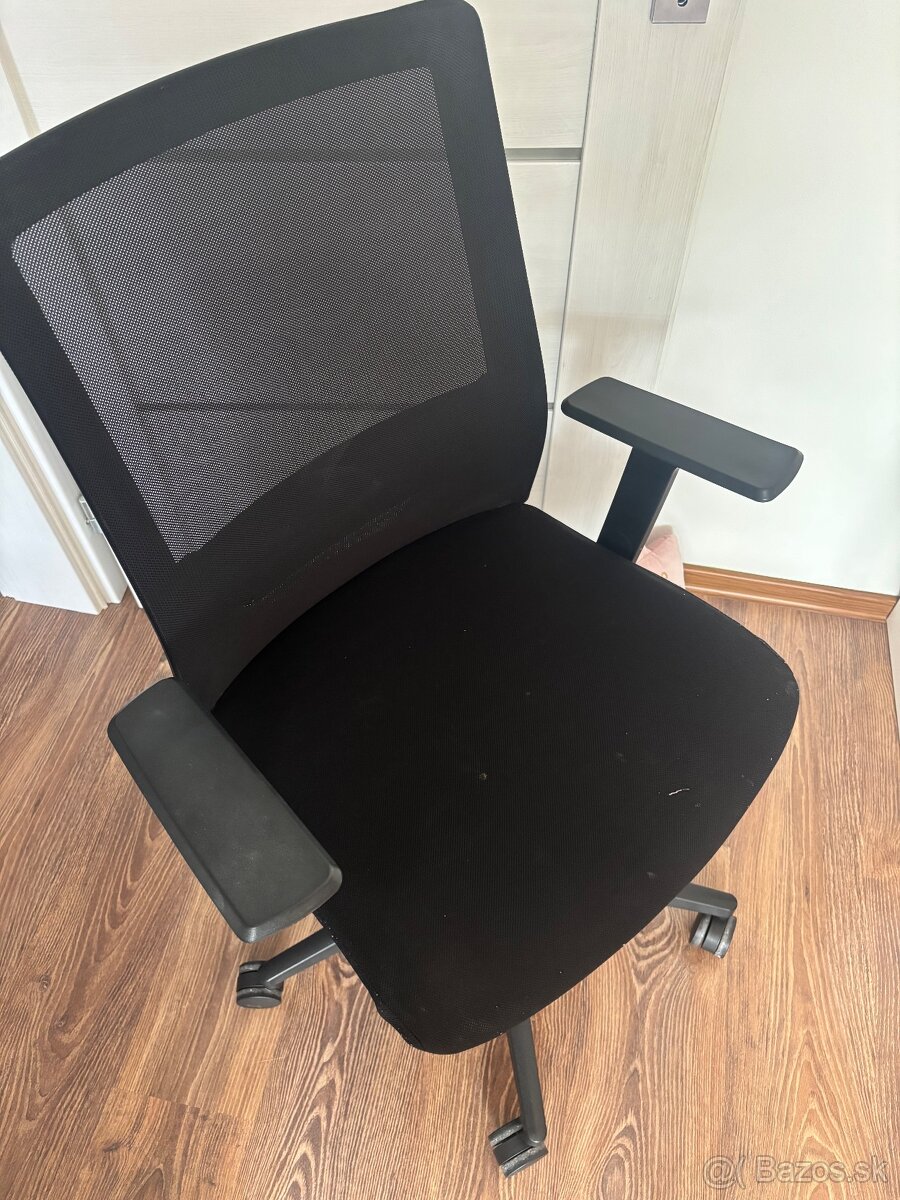 Kancelárska čierna stolička - 2