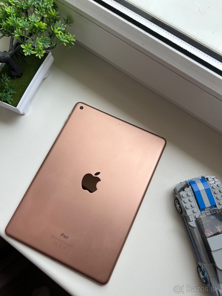 iPad (6. generácia) 128 GB - 2