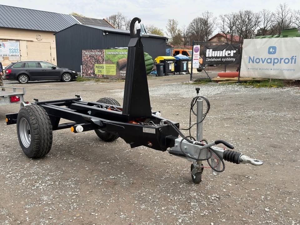 AKN-3000 Kontajnerový nosič - 2