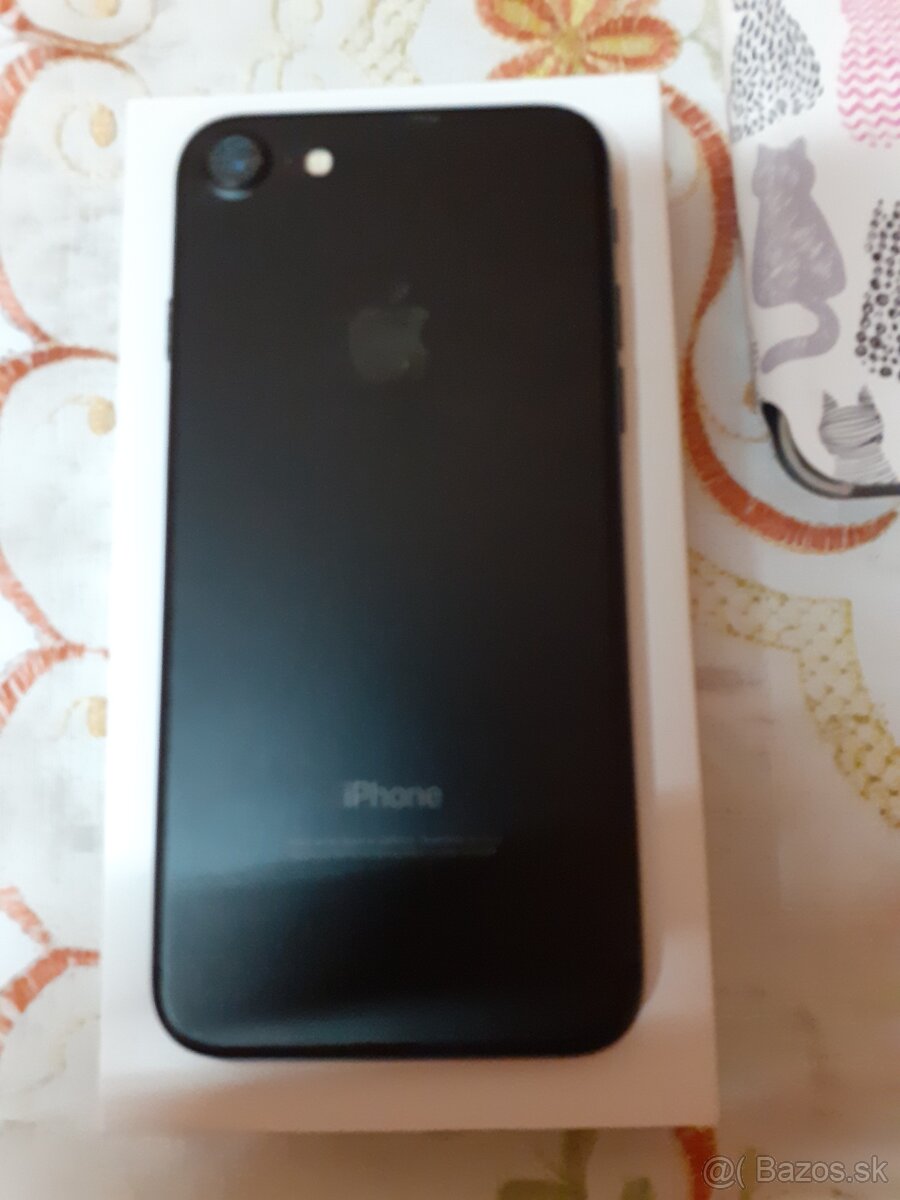 Predám iPhone 7 - 2