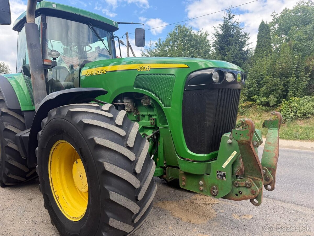Zemědělský traktor John Deere 8320 PowerShift, modelový rok - 2