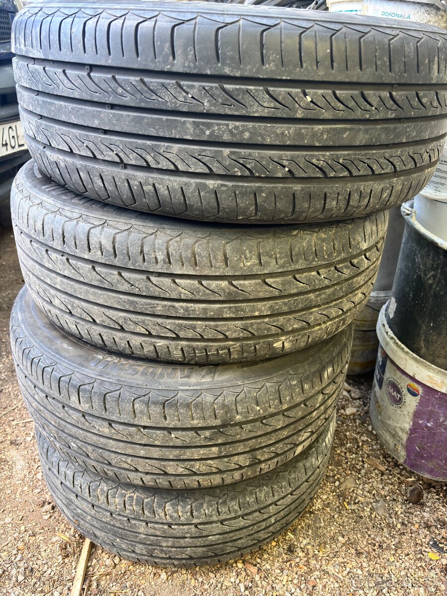 Elektróny Toyota 205/55/r16 - 2