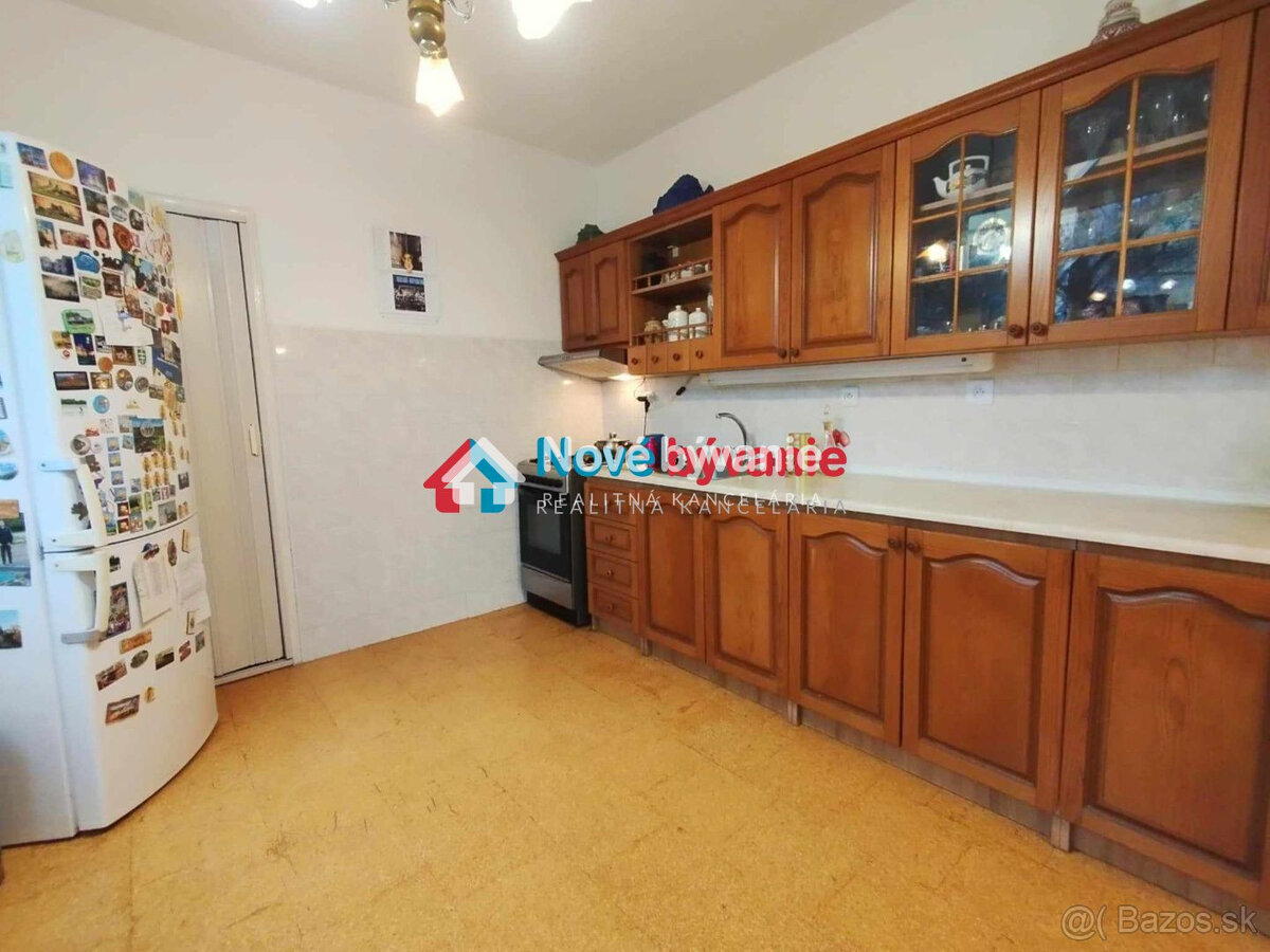 Predaj, veľký 3 izbový byt - Levice (N003-113-MAHA) - 2