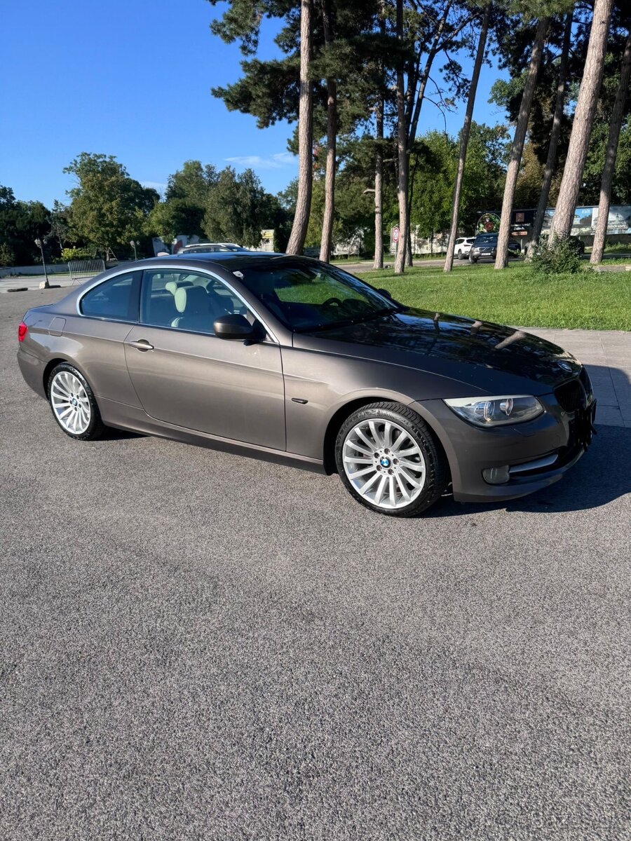 BMW 320d 3 Coupé 2011 - 2