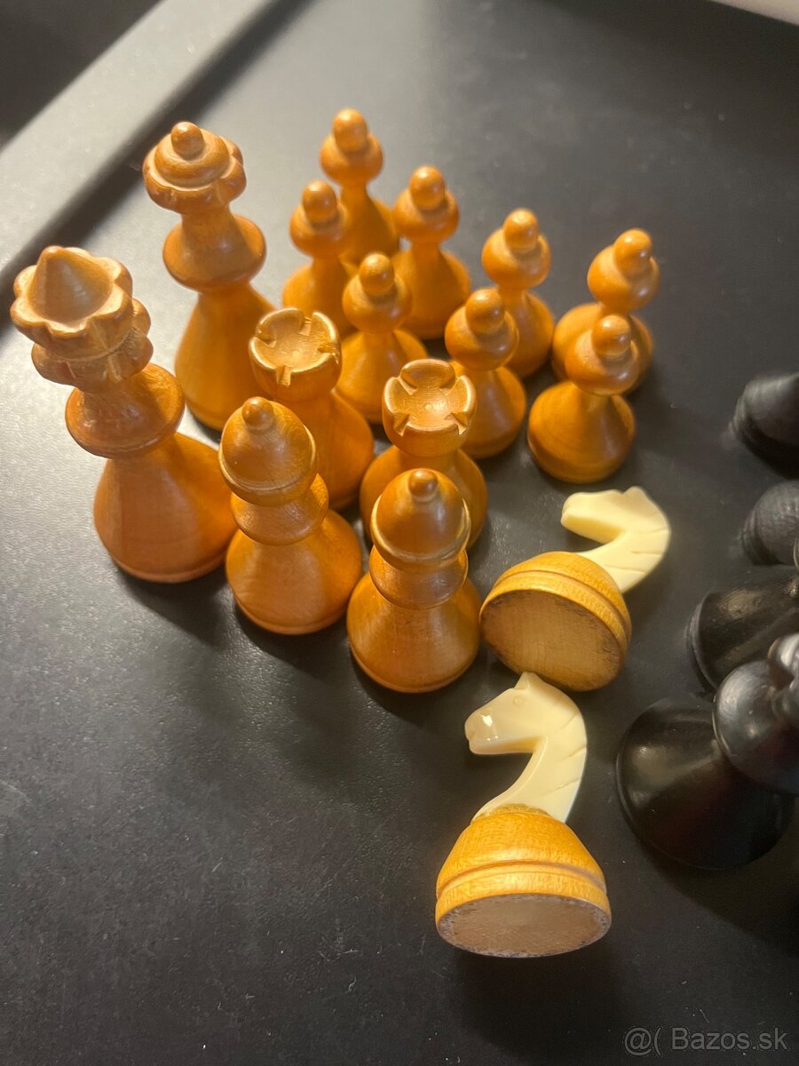 Drevené Šachové figúrky - 2