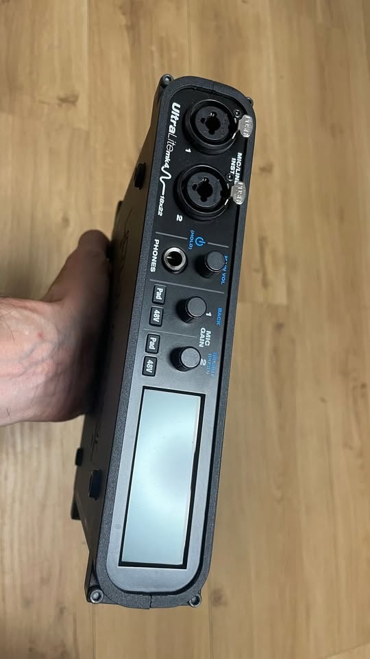 MOTU ultralite mk4 - 2