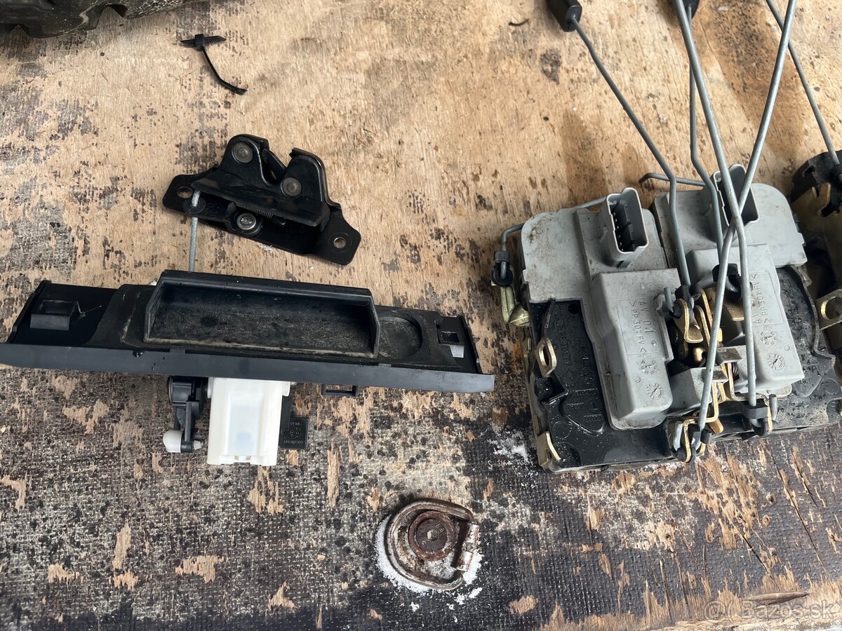 Zámky dverí Peugeot 206 - 2