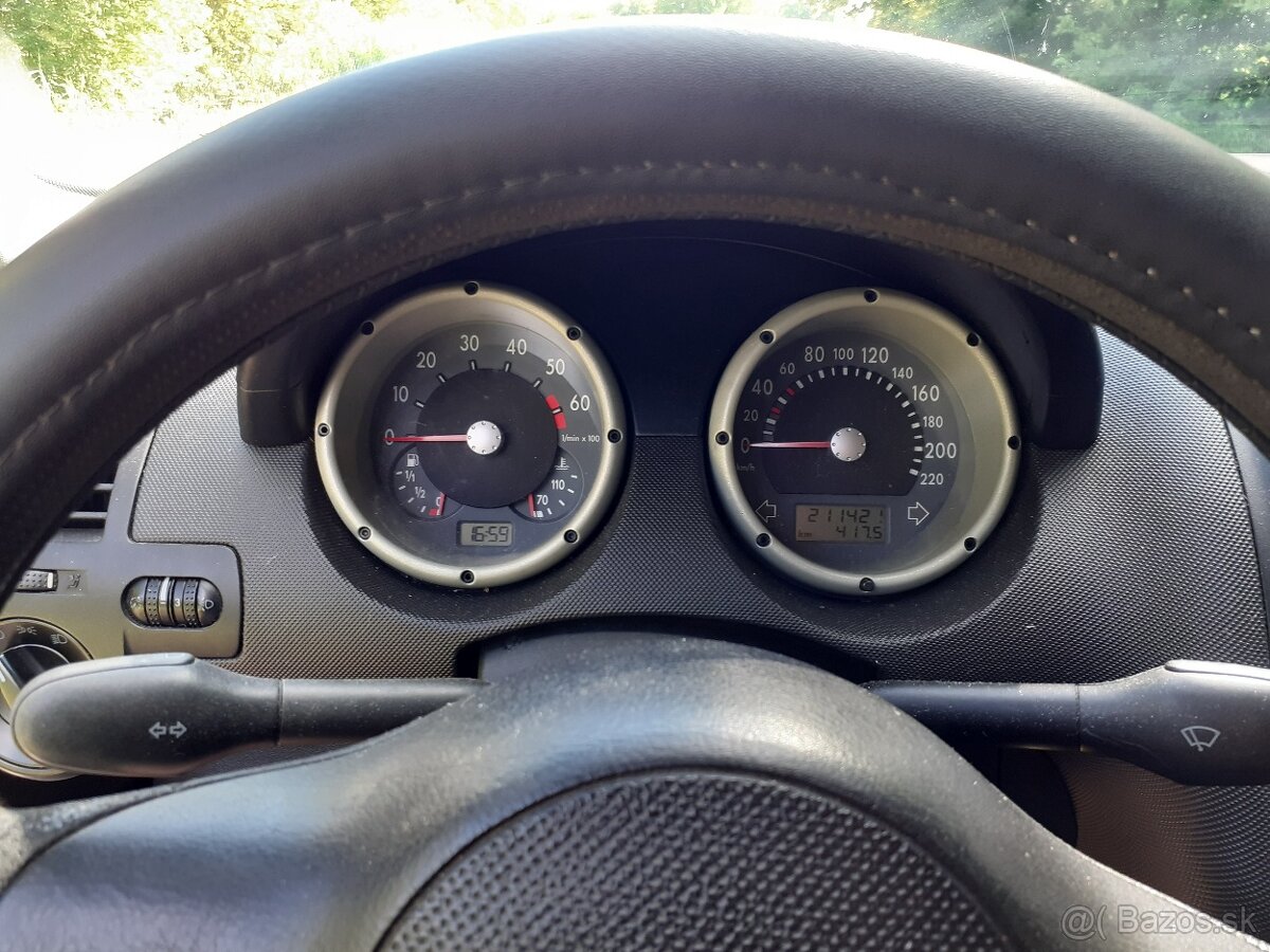 Volkswagen Polo - 2