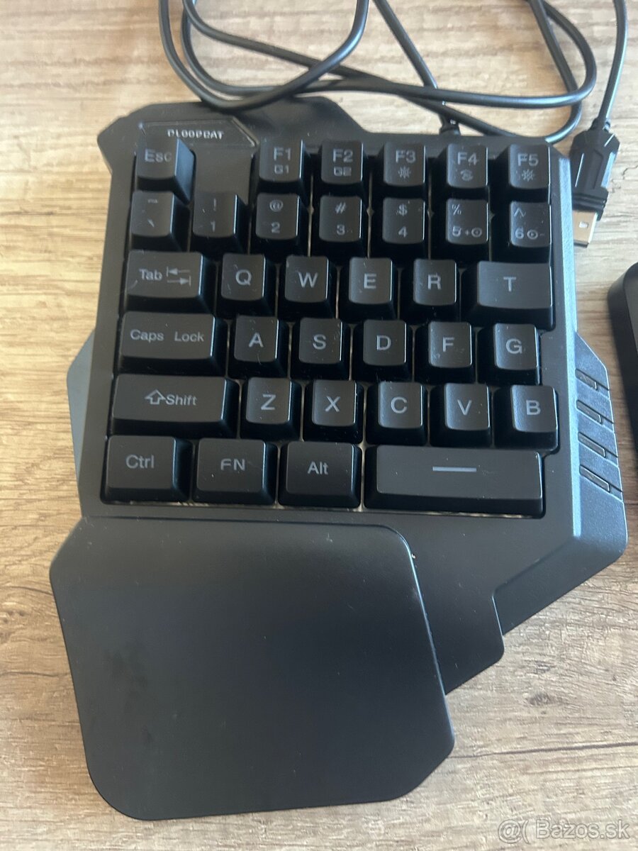 Ps4 klávesnica+ myš - 2