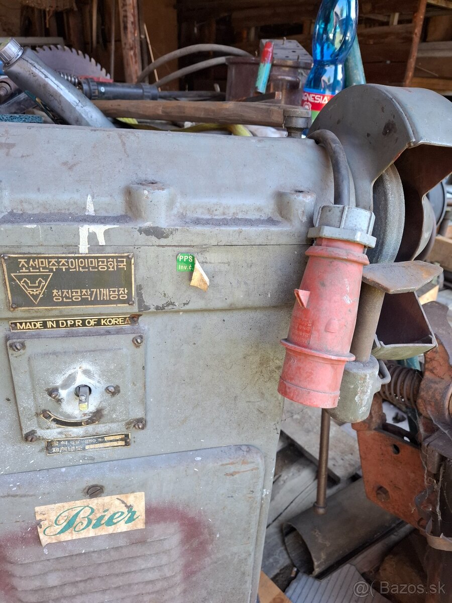 Predám továrenský kompresor dvojvacový, ručné tabuľové nožni - 2
