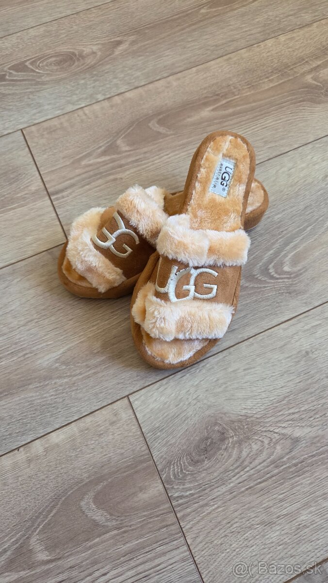 UGG šlapky bledé - 2