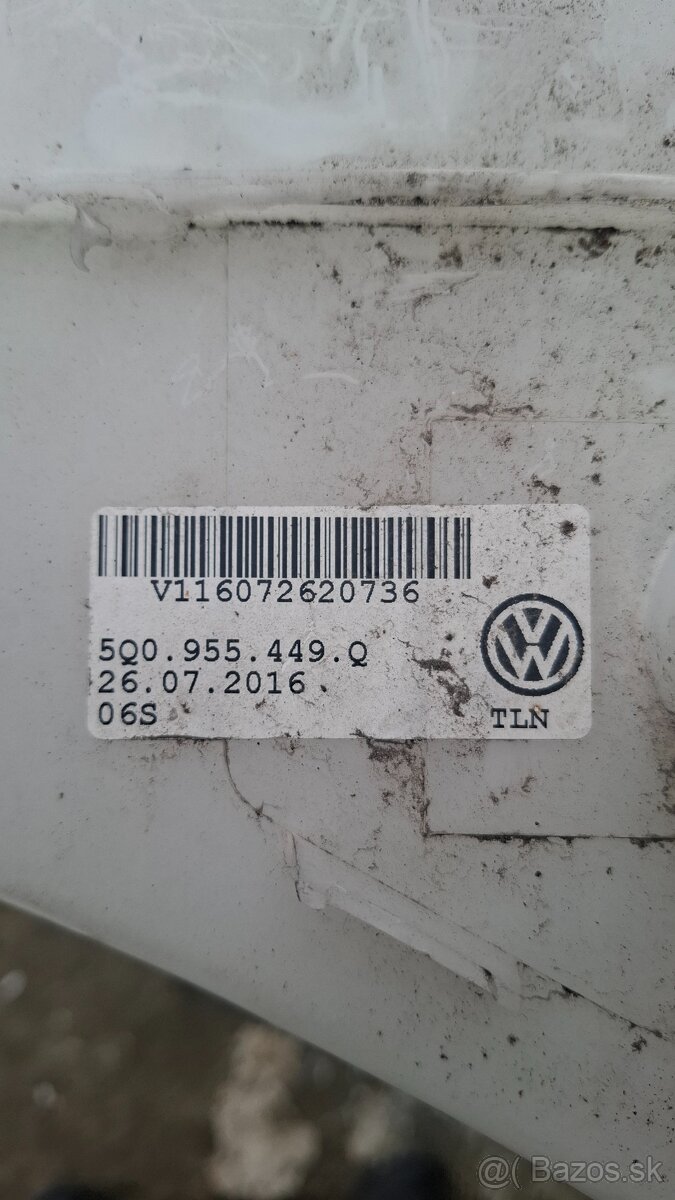 Nádržka ostrekovačov Superb III - 2