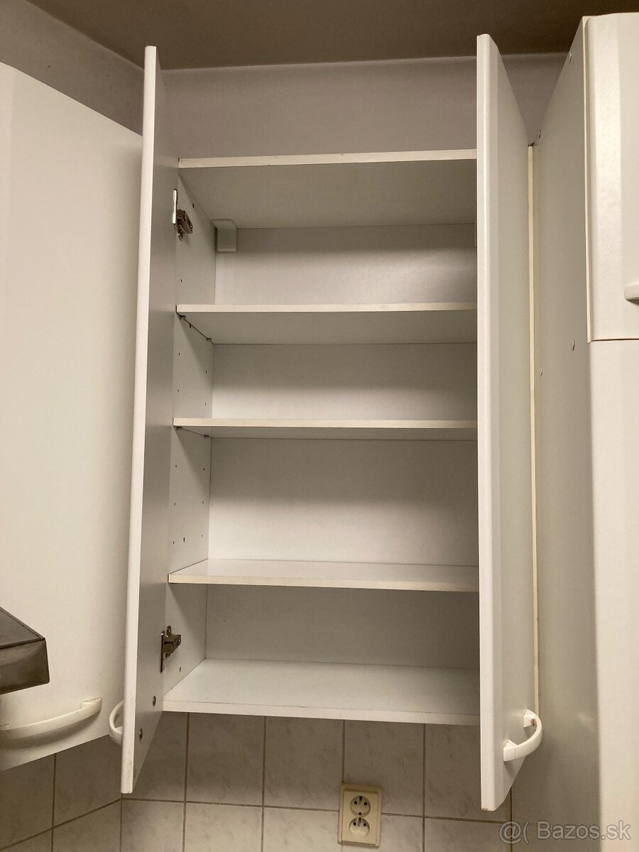 Kuchynske skrinky+vstavana skrina - 2