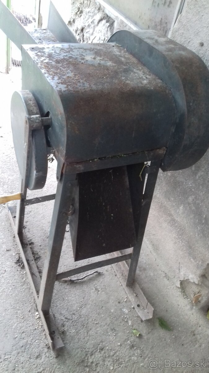 Predám strednú sečkáreň - 2