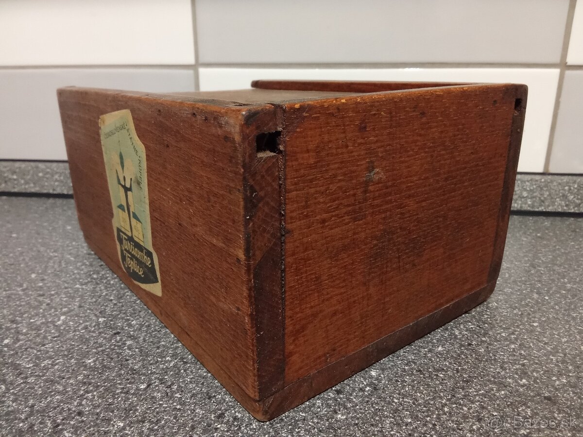 Stara skrinka/pokladnicka - 2