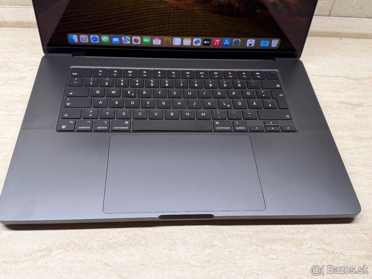 MacBook Pro 16" M3 Pro 12-CPU 18-GPU, 18GB, 512GB - 2