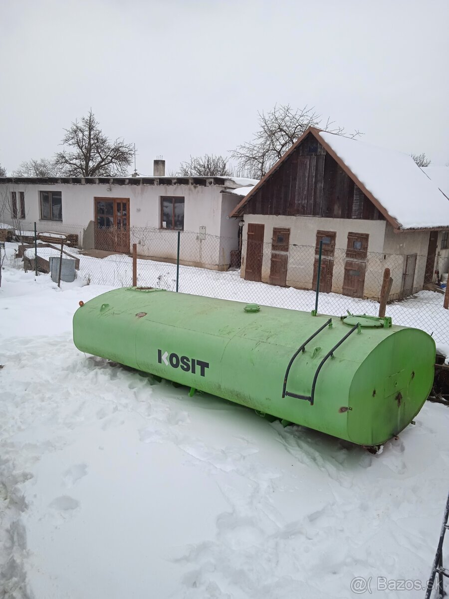 NÁDRŽ NEREZOVÁ 8000L RV.2008 - 2