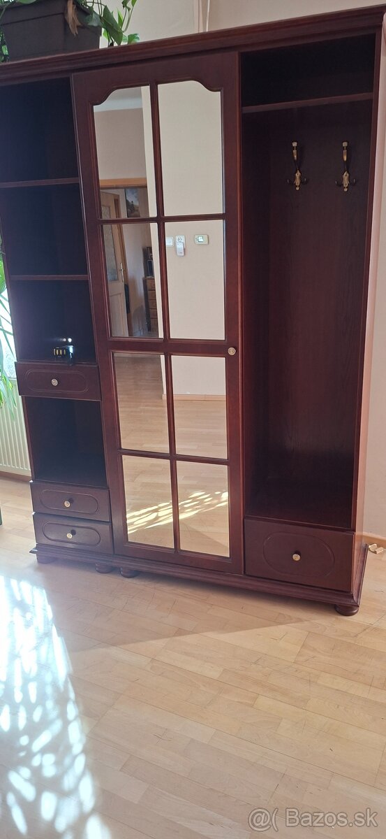 Satnikova skrina - 2