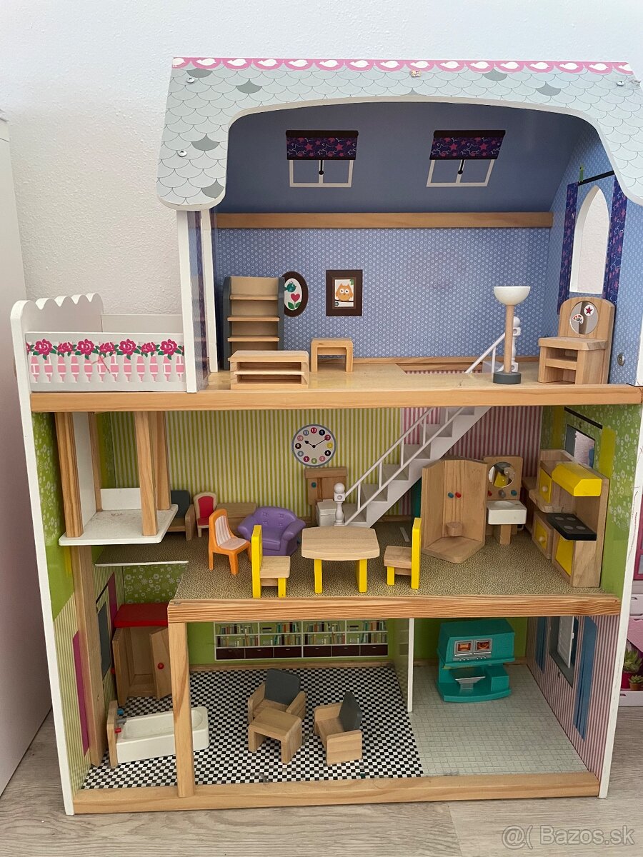 Dievčenský drevený domcek - 2
