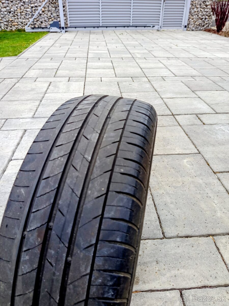 Letné pneumatiky 215/55 R16 - 2