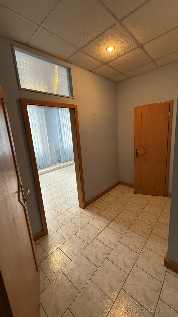 Na prenájom kancelársky priestor 68 m² MČ Sever - Widok 2