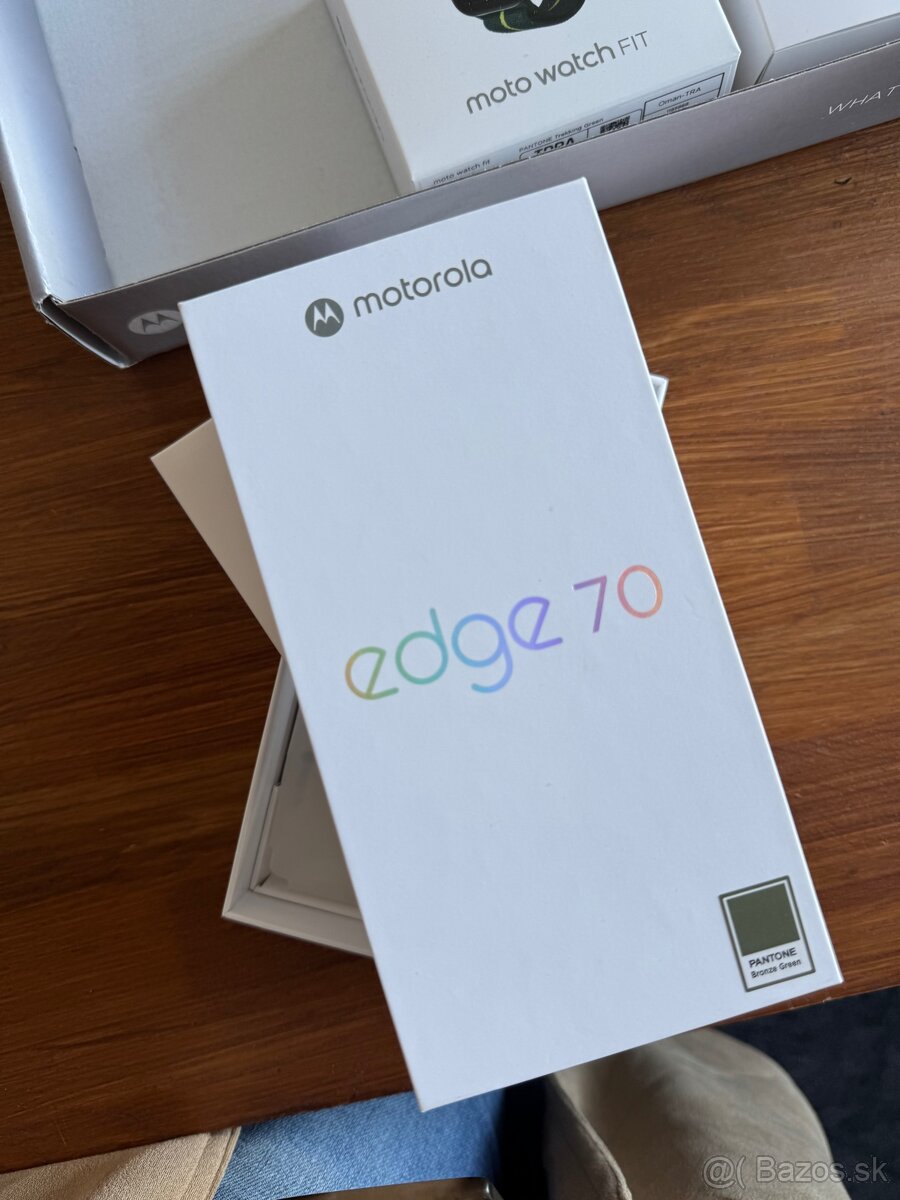 Motorola Edge 70 - zelená - 2