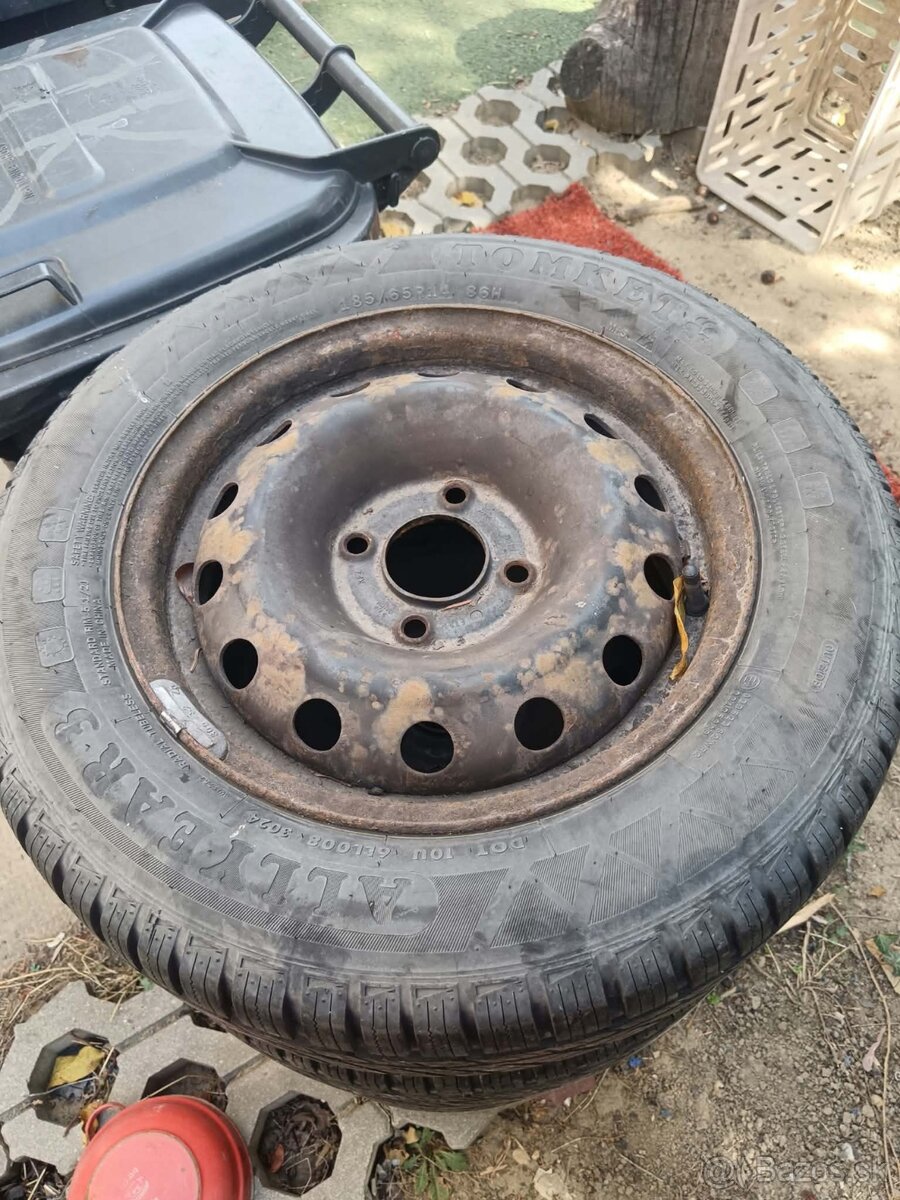 Predám zimné pneu 185/65 R14 - 2
