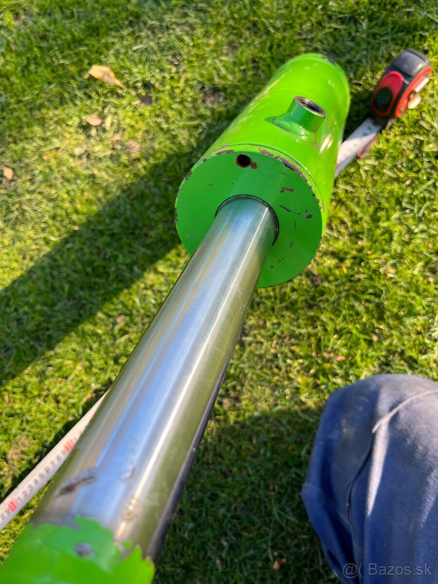 Hydraulicky valec - 2