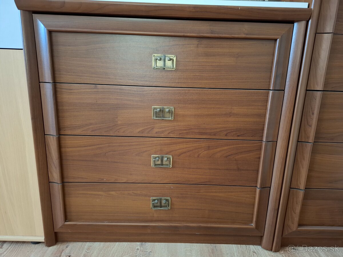 Komoda - 2