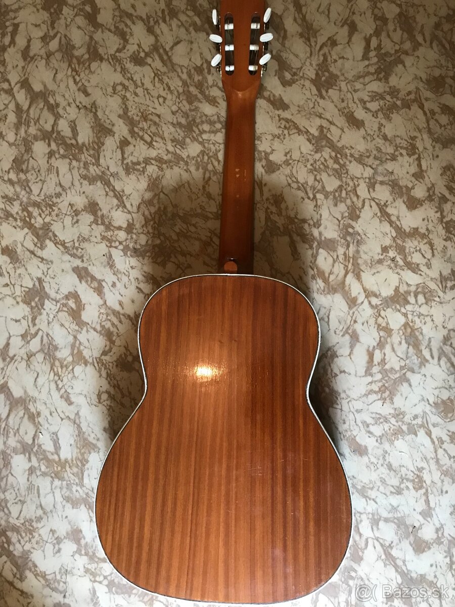 predam akusticku gitaru - 2