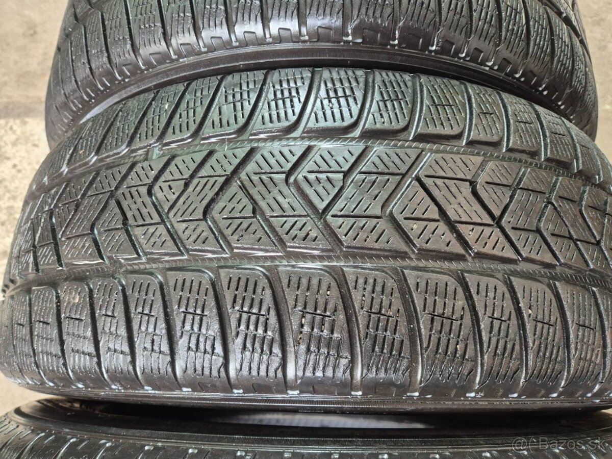 235/60 r18 zimné 4 ks PIRELLI dezén 5,9 - 5,7 mm - 2
