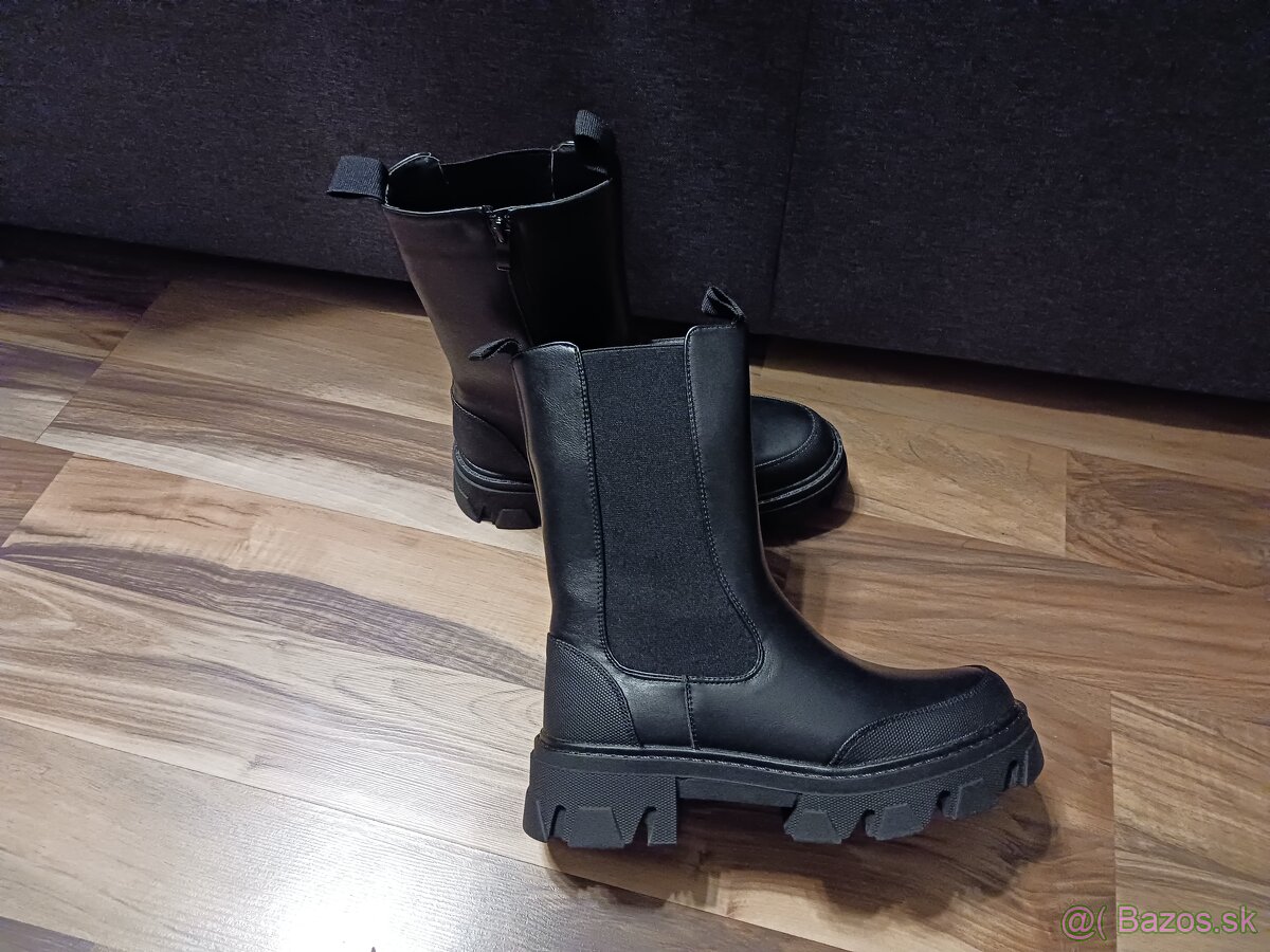 Čierne členkové čižmy chelsea - 2