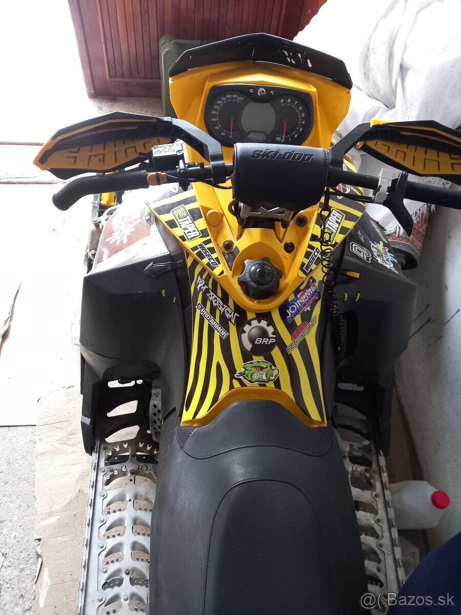Ski-Doo RS 600 - 2