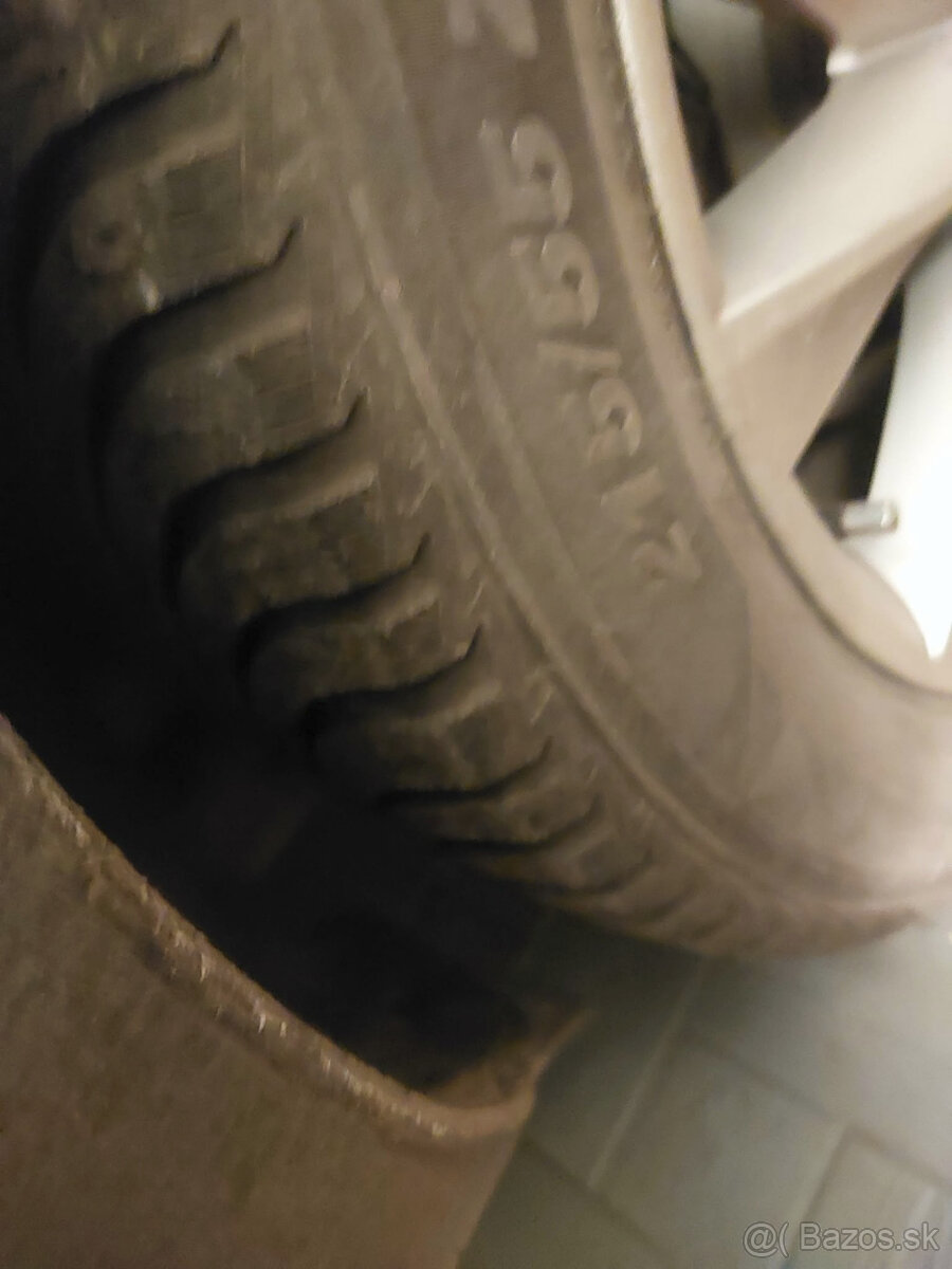 Kumho Solus 4S Ha32 215/55 R17 98W XL - 2