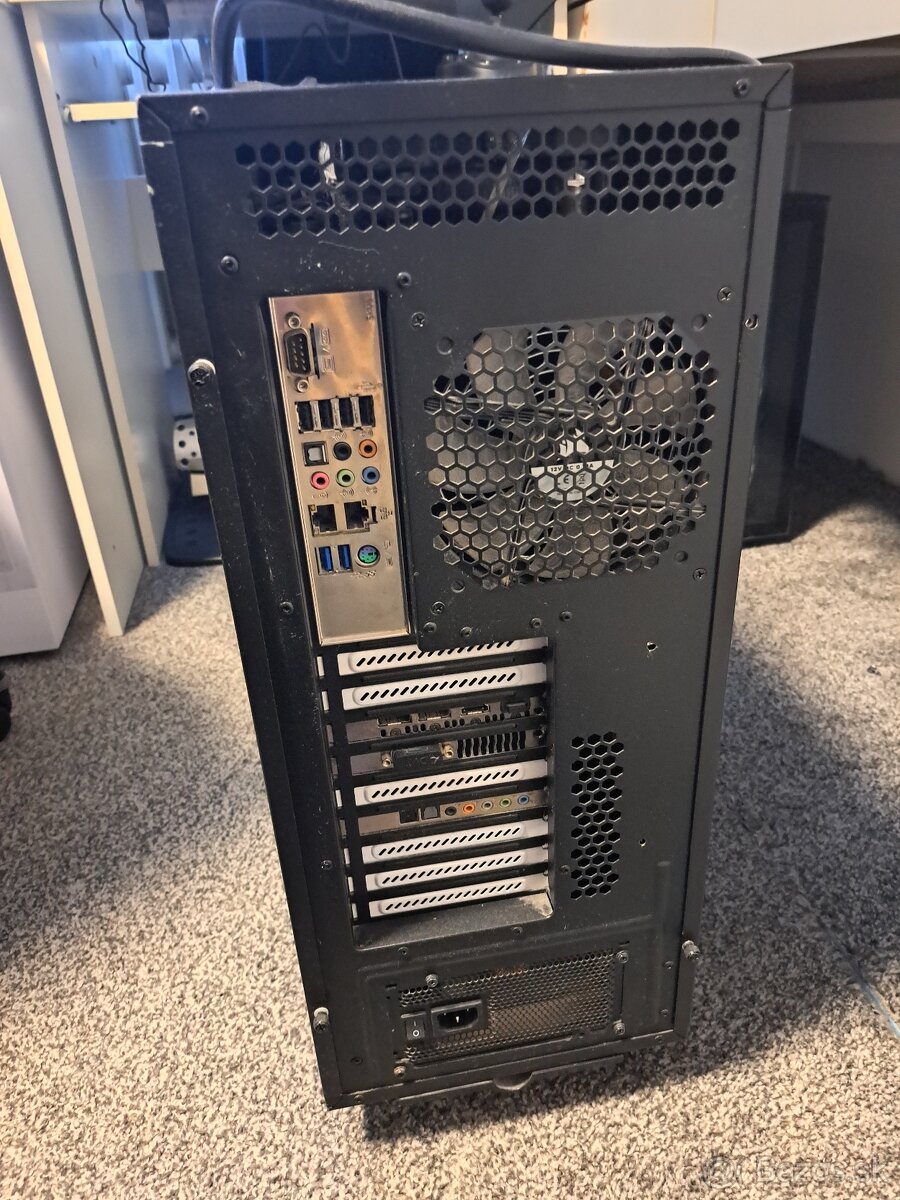 Stolový počítač - 2