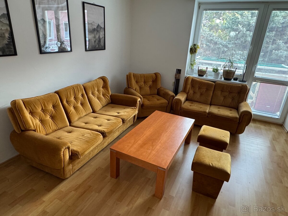 Sedacia súprava + stolík - 2