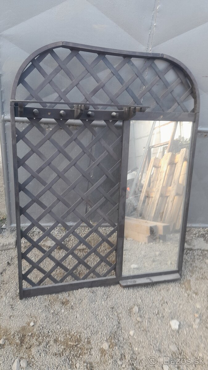 Retro vešiaková stena-50eur - 2