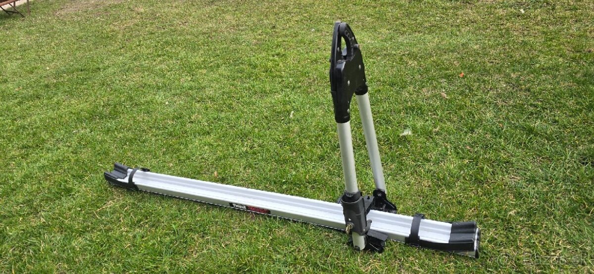 Predám strešný nosič na bicykel Thule 3ks - 2
