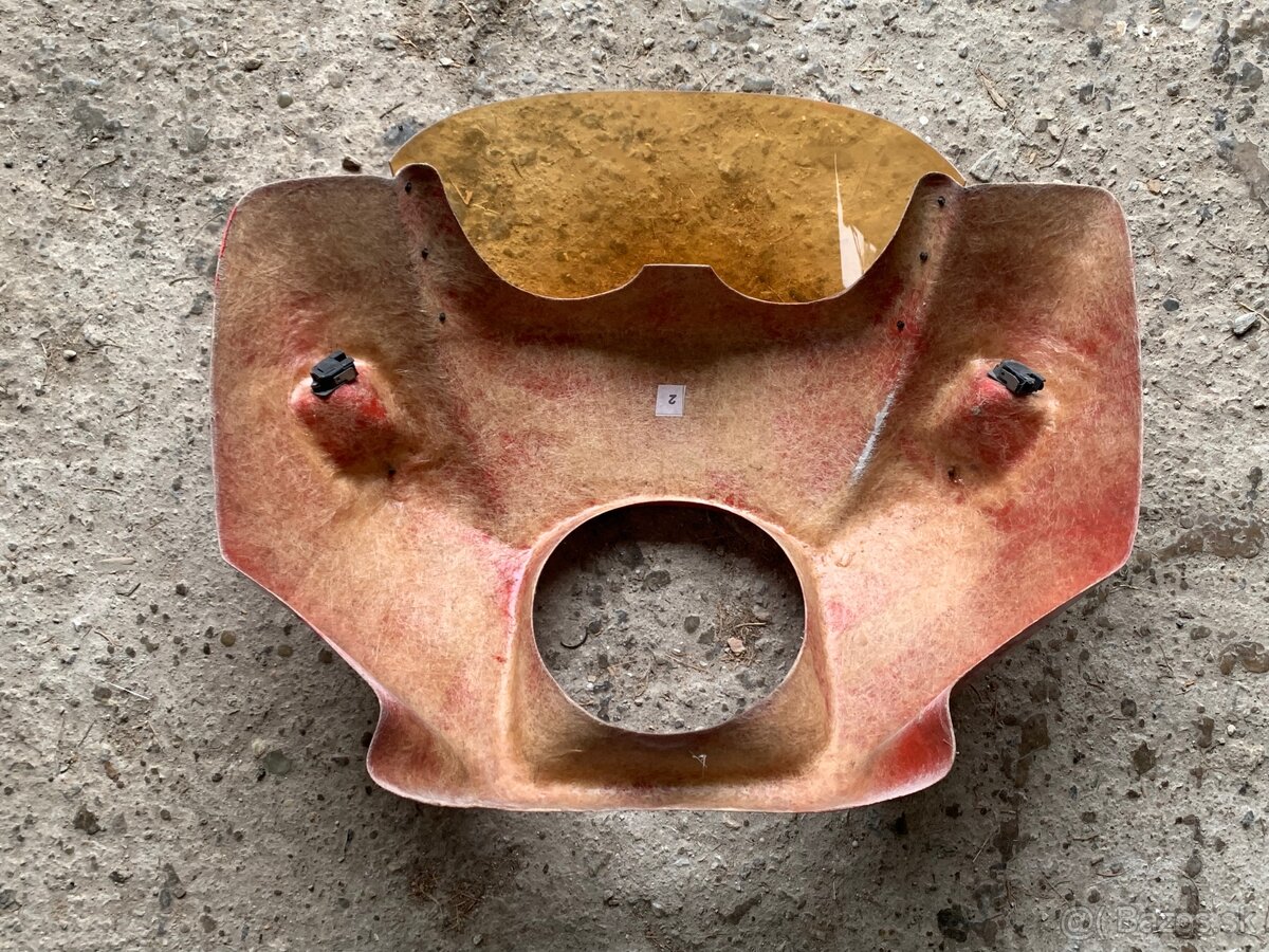 Dobová maska/kapotáž na veterán - 2