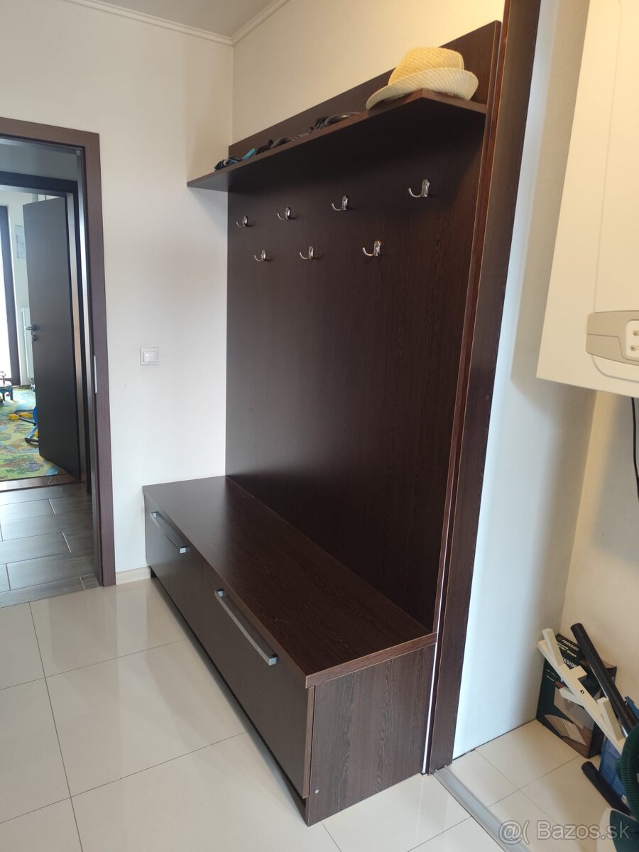 Zostava do predsiene, postel, cena dohodou - 2