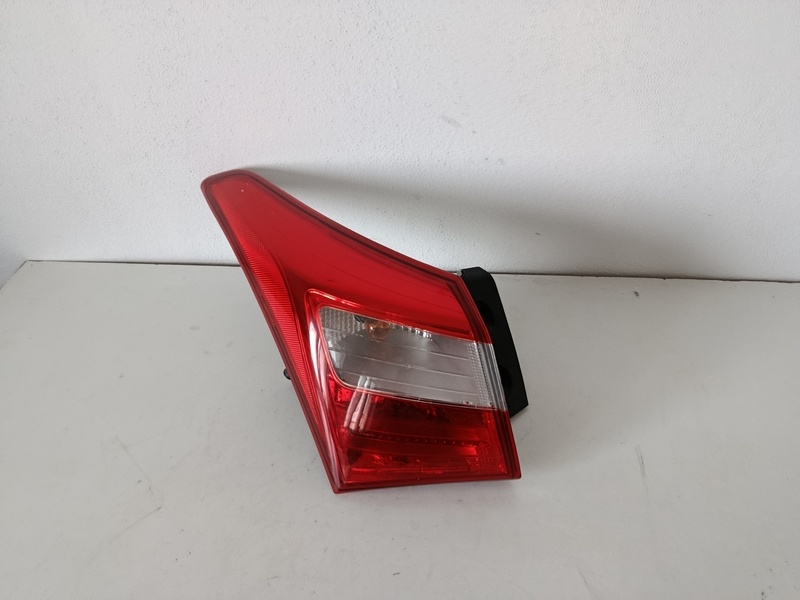 svetlo LZ hyundai i30 HB 60€ - 2