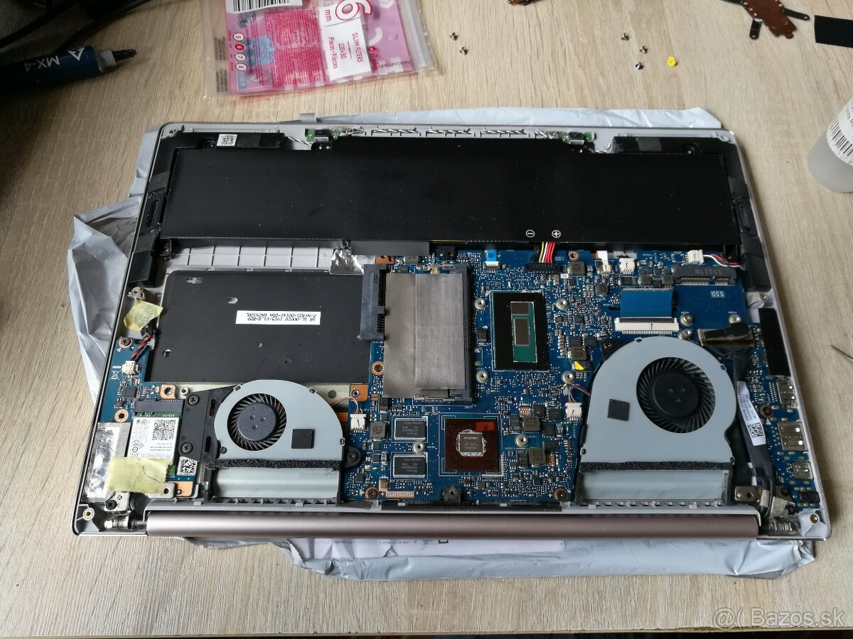 Asus ZenBook. Intel i7. 13,3 FHD dotyková. Nová baterka. - 2