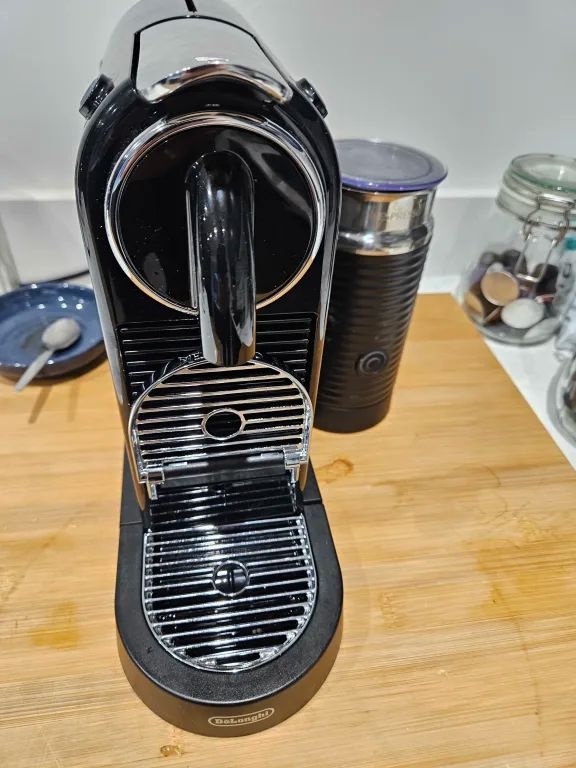 Napeňovač mlieka & Nespresso CitiZ & Milk capsule coffee mac - 2