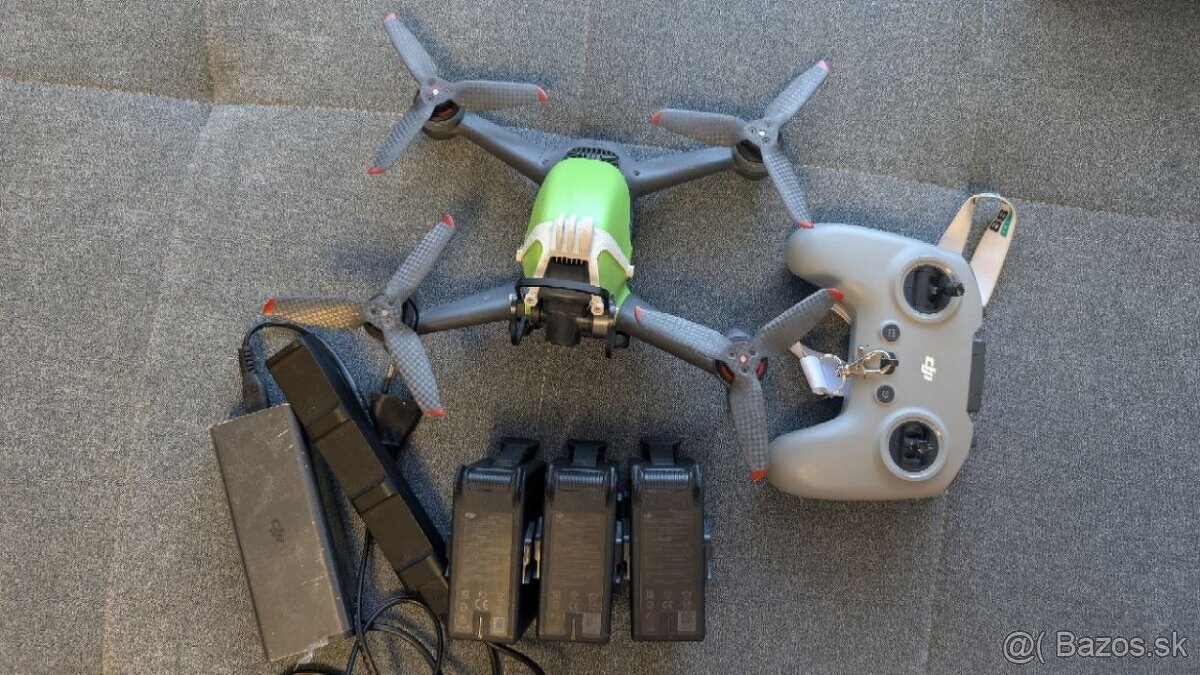 DJI FPV dron + ovládač + 3 batérie + nabíjačka - 2