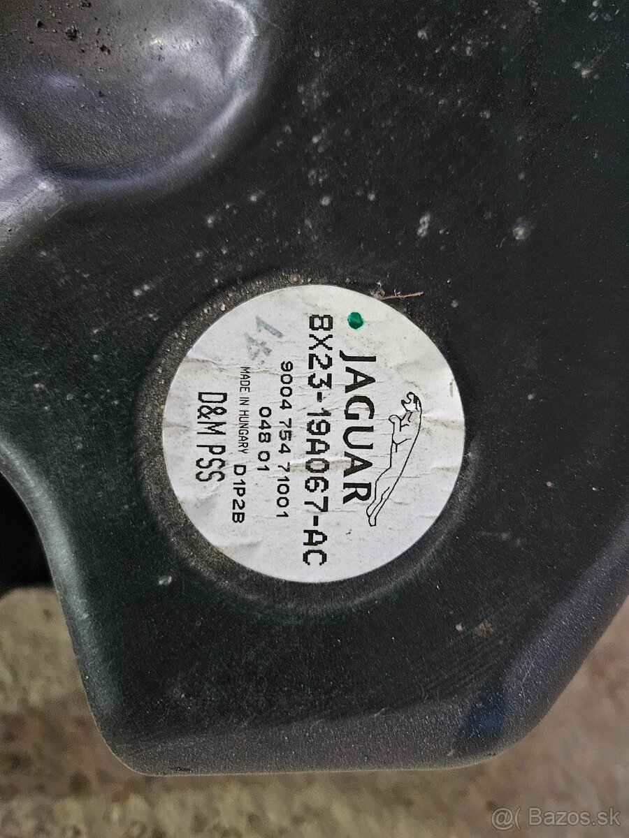 Jaguar XF 250 subwoofer - 2