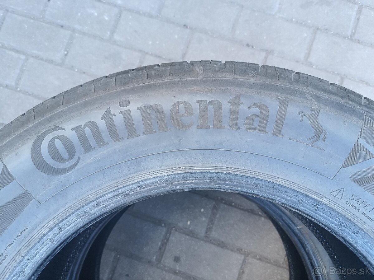 Predam 2ks letne pneu 215/65R17 Continental - 2