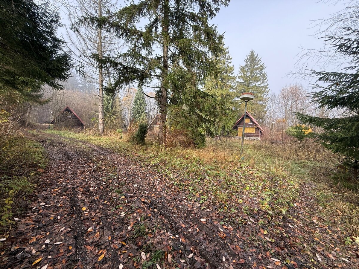 Stavebný pozemok s troma chatami – Dierová, Kráľovany - 2