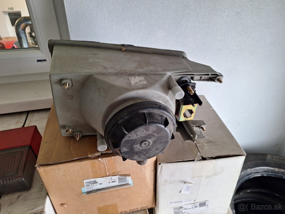 Predné svetlo na Renault 25 061336 Valeo - 2